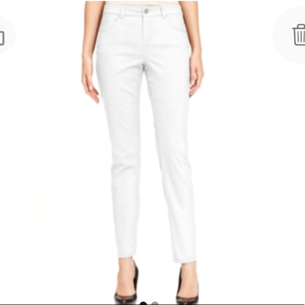 NEW Style & Co Curvy Skinny Leg Tummy Control Jeans, Size 16 Short, White